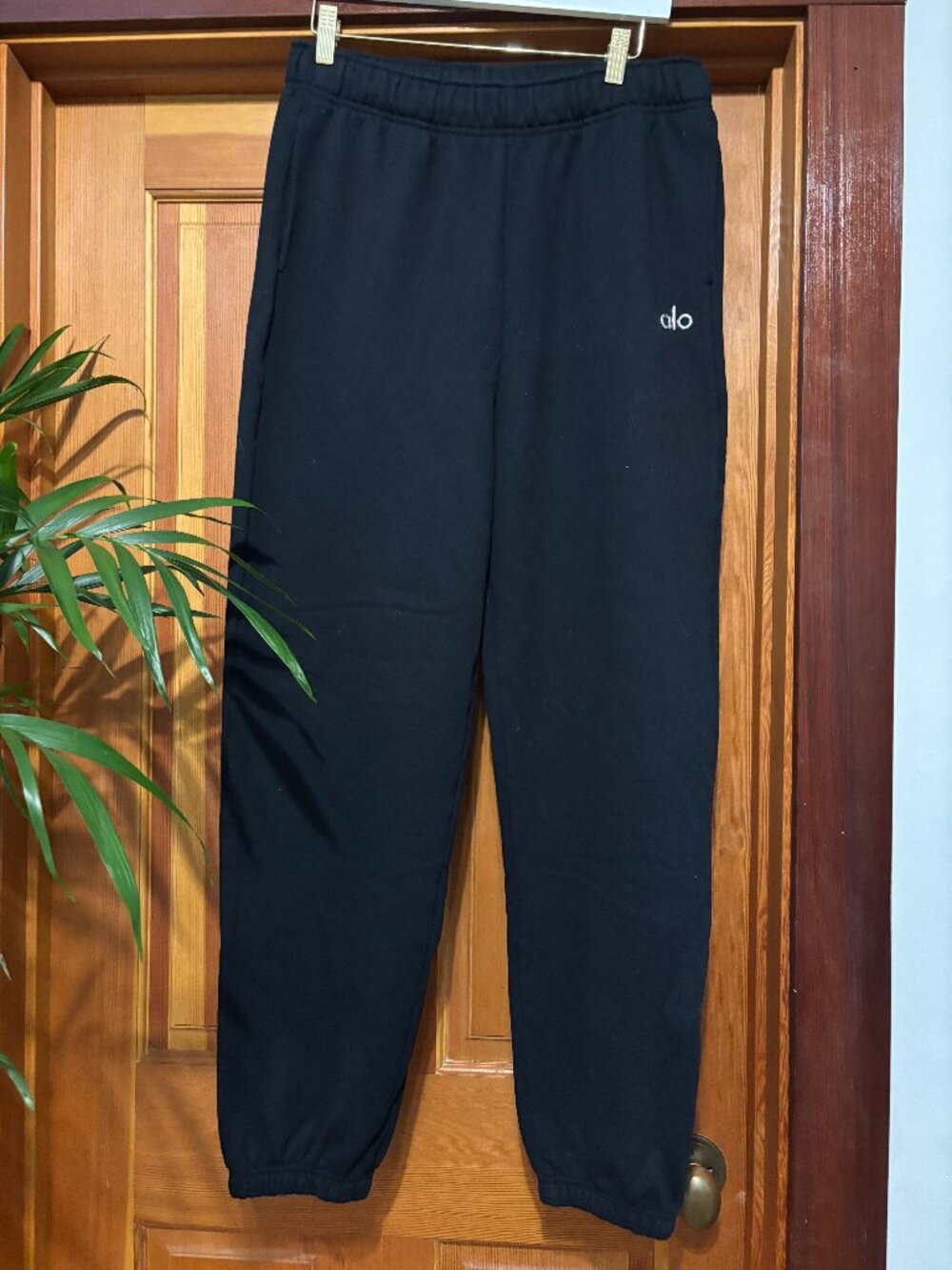 ALO Accolade Black Sweatpant (No Size Tag Waist 32”) Inseam 29” - Picture 2 of 7